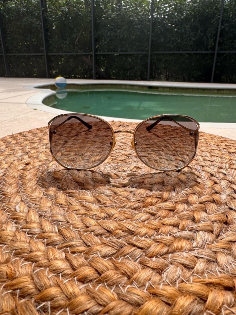Gucci Gold Round Frame Sunglasses with Black Gradient Lenses - Picture 2 of 8